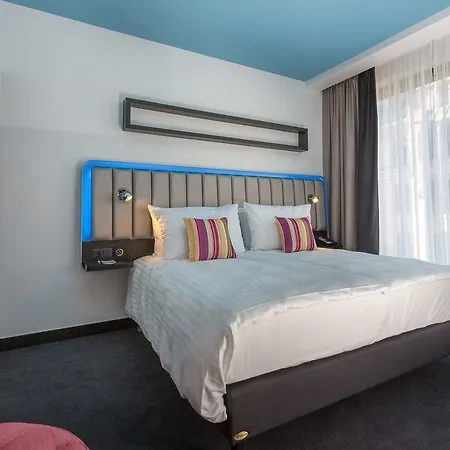 Park By Radisson Barona